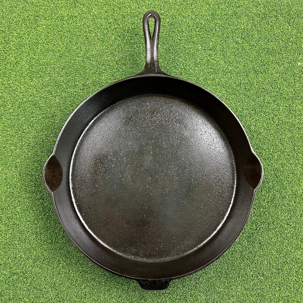 Vintage Griswold No 14 Cast Iron Skillet Large Block Logo Heat Ring 718